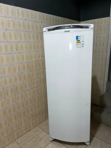 Geladeira semi nova $1300