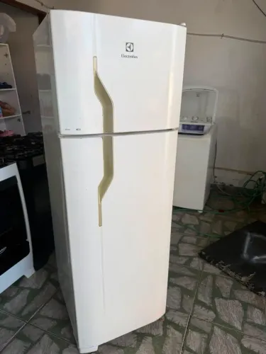 Geladeira Electrolux duplex, funcionando perfeitamente