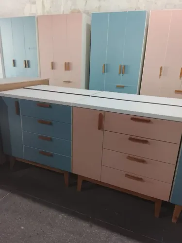 Vende-se kit guarda roupa +cômoda entrega grátis pra zona norte, São Gonçalo, Extremoz. 