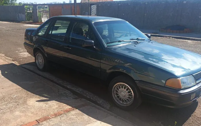 Ford Versailles GL 1.8i / 1.8 2P E 4P (álcool) 1995
