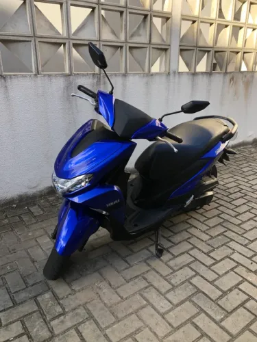 Moto extra Yamaha fluo 125 ABS (ÚNICA DONA)