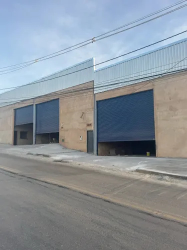 Alugo galpão 300 mts com energia trifásica