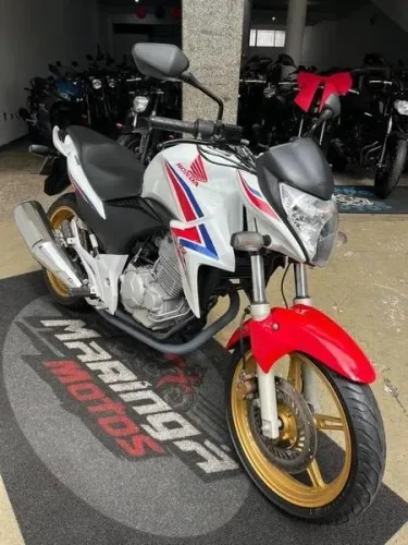 HONDA CB 300R 2015 IMPECAVEL. VALE A PENA CONFERIR.