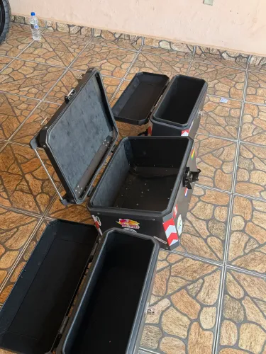 Conjunto de Baús para Moto - Laterais Livi + Traseiro Rocar