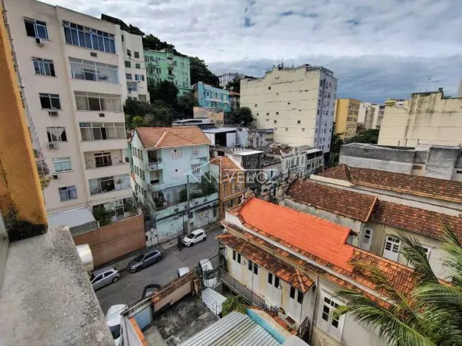 Apartamento : / Residencial / Glória