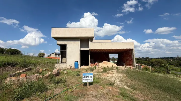 Casa em Construção em Lote de Esquina Condomínio Terras de Santa Isabel | Salto/SP