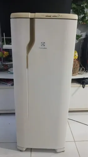 Geladeira Electrolux usada
