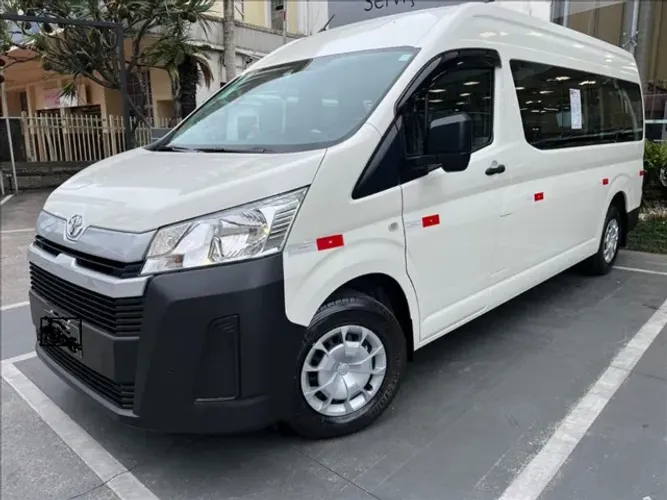 Toyota Hiace 2.8 D-4D TURBO DIESEL MINIBUS 15+1 DX AUTOMÁTICO 2025