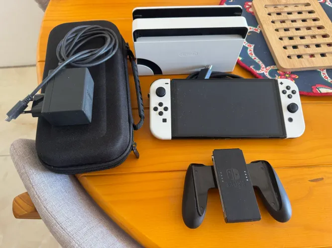 Nintendo Switch OLED Branco 64gb