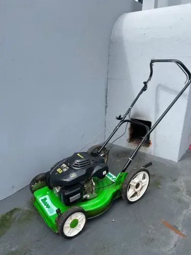 Roçadeira de grama trapp gasolina