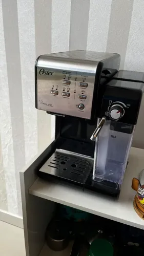 Cafeteira Expresso Oster Prima Latte Semi Automática 220V