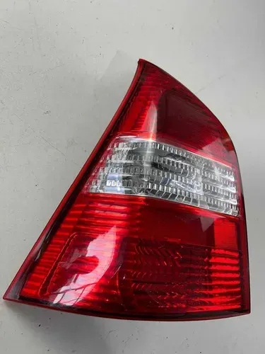 Lanterna Esq. Nissan Livina 2011