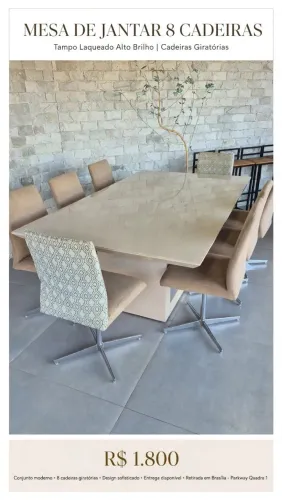 Mesa com 8 cadeiras