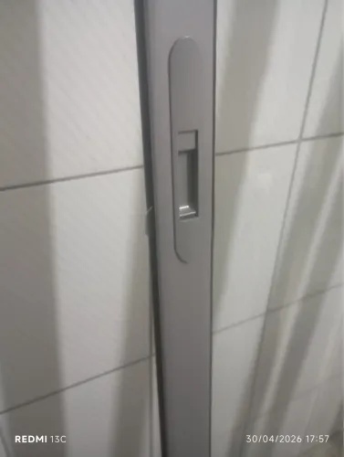PORTA BALCÃO SEMI NOVA - PRONTA PARA INSTALAR!