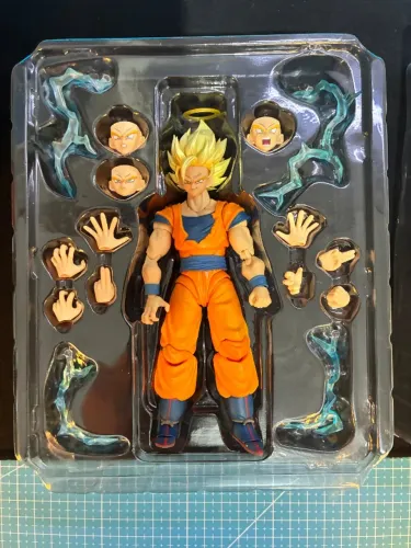 Dragon Ball Z - Goku SSJ2 exclusivo evento SDCC Bandai