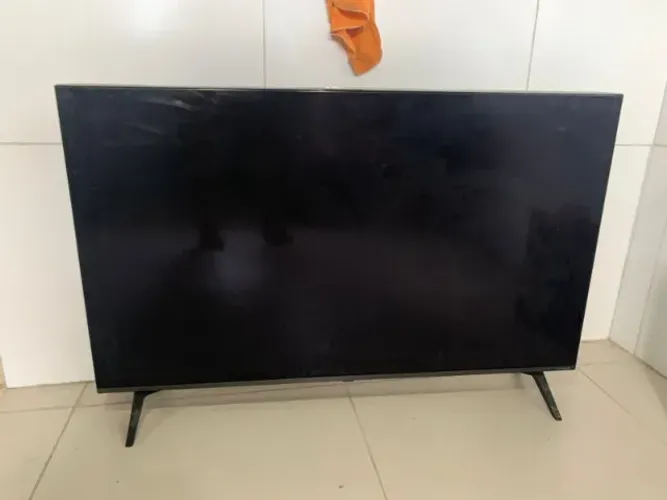 Vende-se um tv com defeito 49 polegadas LG 