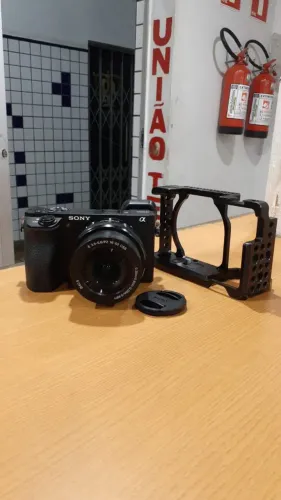 Câmera Sony a6500 com lente 16-50mm , com gaiola.
