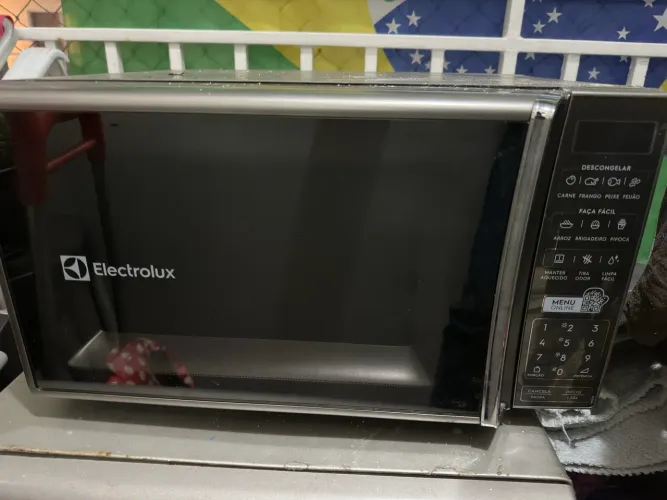 Micro-ondas Electrolux MS37R 27 Litros Inox Espelhado - Excelente Estado