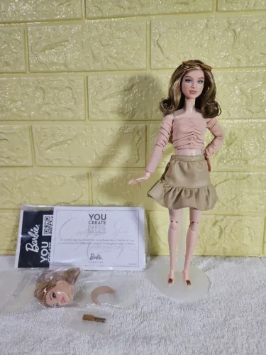 Barbie Basics Frida no corpo MTM padrão + Olivia, roupas e acessórios Neutral 003