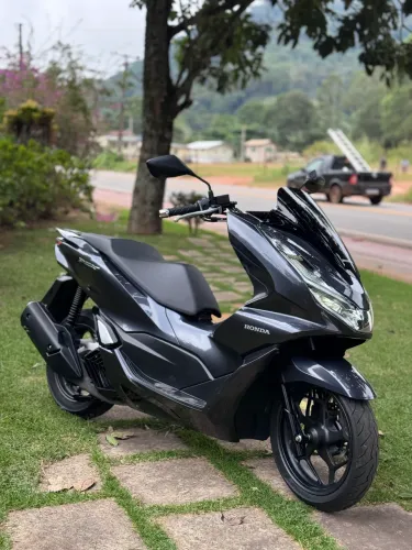 Honda PCX 160 DLX 2024 (3mil km)