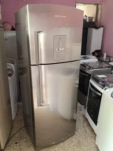Refrigerador duplex frost free em inox com sensor digital na porta tudo funcionando.