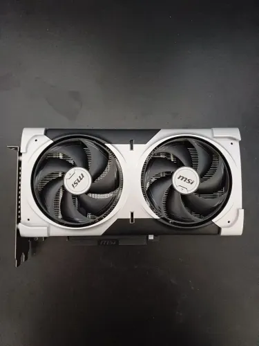 RTX 5060 TI 8GB MSI - 4 MESES DE USO