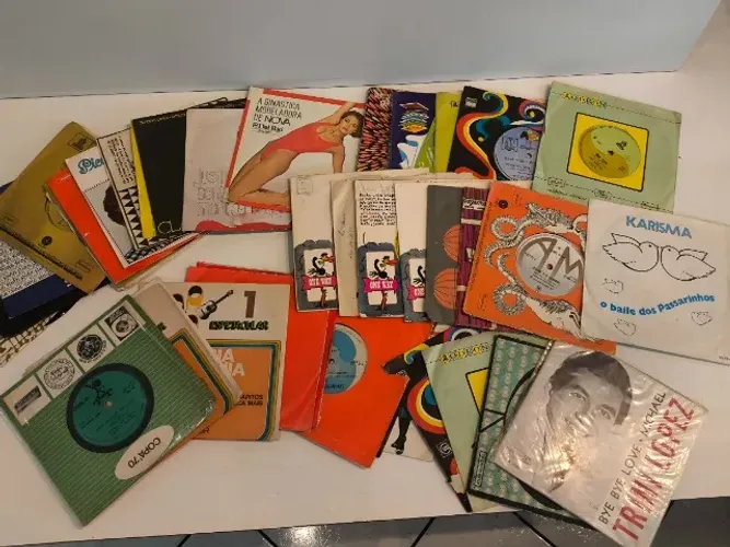 Lote com Discos de Vinil Compactos 7" - Diversos Artistas | Antigos | VALOR UNIDADE