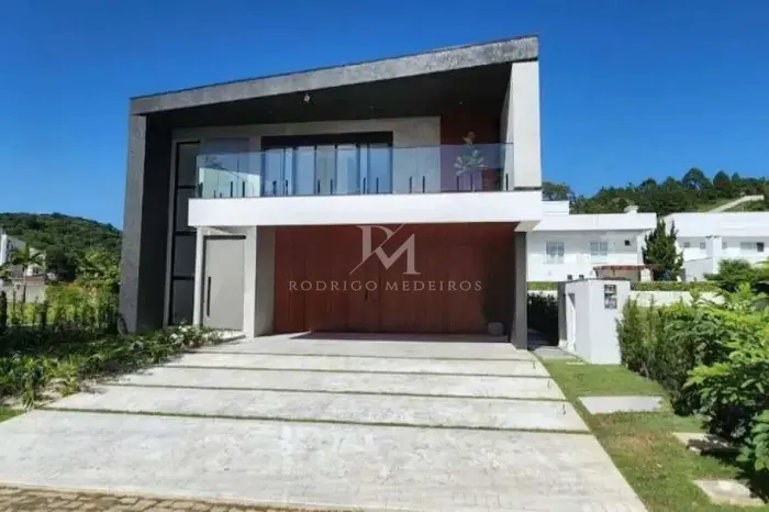 Casa em Condomínio com 5 quartos na Praia Brava em Itajaí
