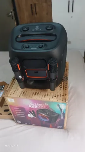 Caixa nova jbl original pra sai hj 2.000 abaixo do.preco que foi pago aceito pix o bombox 