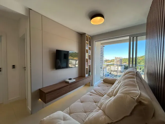 Apartamento mobiliado na Praia Brava para locação anual!
