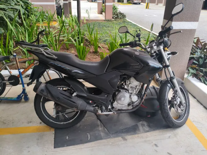 Fazer 250, ano 2010 , preta