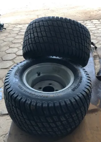 Par de Rodas e Pneus 20x10.00 - 10 NHS Turf Master - 22 kg