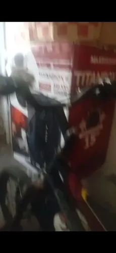 5 bicicletas e un triturado  novos 