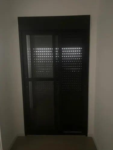 Porta Aluminio com Blackout