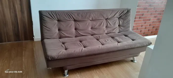 Vendo sofá cama em ótimo estado.