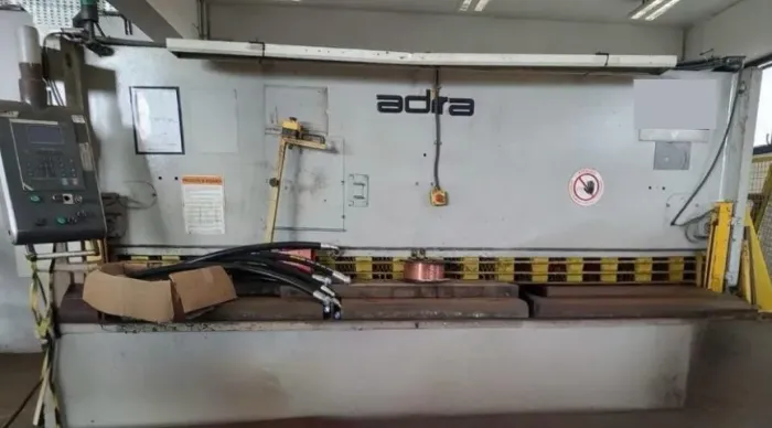 GUILHOTINA HIDRÁULICA ADIRA CNC 3000x13 mm