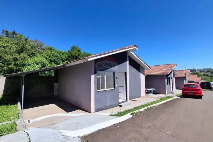 CASAS COM 02 DORMITÓRIOS EM CONDOMINIO FECHADO