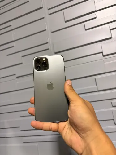 iPhone 12 Pro Max / Saúde 84% / 128gb