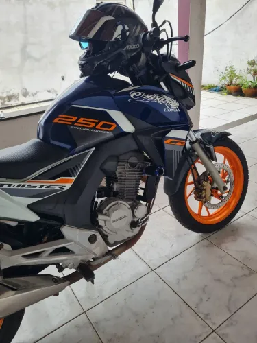 Cb twister 250