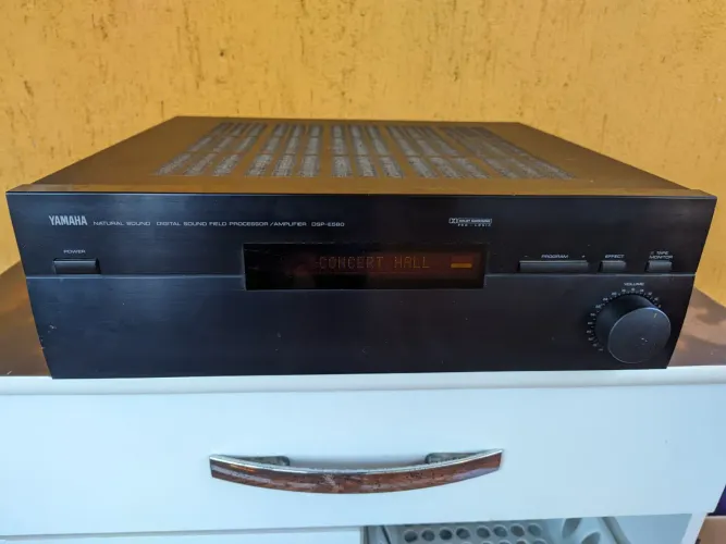 Processador e amplificador dsp-e580 Yamaha(necessita manutenção)