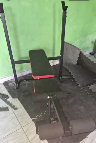 EQUIPAMENTO DE MUSCULAÇÃO 