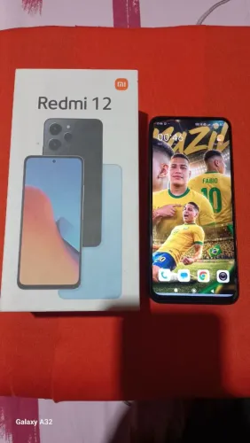Vendo Redmi 12 em Bom estado, funcionando perfeitamente