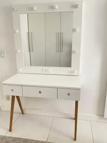 Penteadeira com espelho