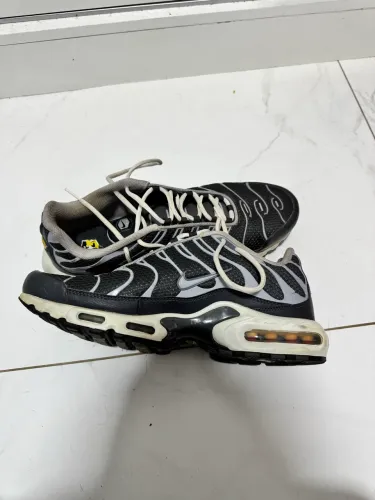 Tenis Nike TN original tamanho 43