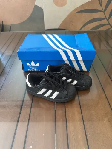 Vendo tênis infantil Adidas super Star 26/27