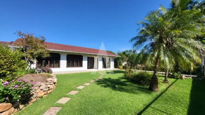 CASA MOBILIADA COM 4 QUARTOS, HIDRO, PISCINA,ÁREA DE FESTA NO BAIRRO VILA NOVA.