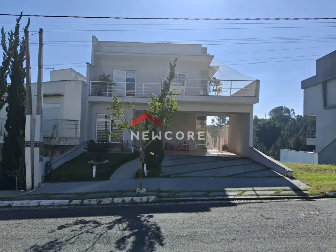 Sobrado em Avenida Prefeito Francisco Ribeiro Nogueira - Mogi Moderno - Mogi das Cruzes/SP