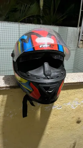 Vendo capacete fw3 usado pra sair logo TAM 60