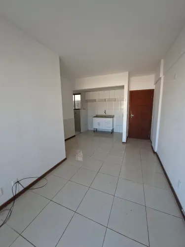 Alugo apt 3/4 Suíte Varanda térreo 70m2 3 banheiros, cond a metros do SSA Norte Shopping
