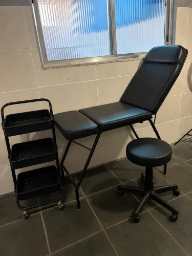 kit estética - Maca com 3 posições, cadeira mocho giratória e carrinho organizador 3